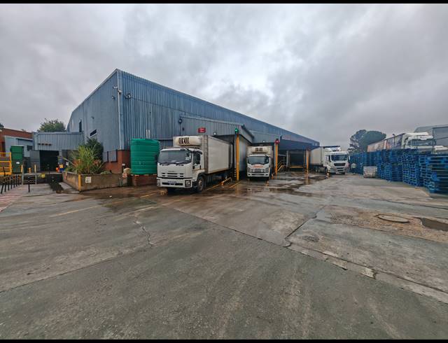 4,577M² WAREHOUSE FOR SALE IN ORMONDE
